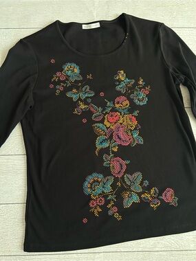 Armand Thiery 3/4 sleeve top L Embroidered front scoop neck Made in France LNWOT